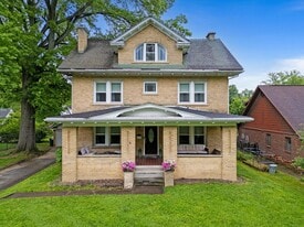 1328 Enslow Blvd in Huntington, WV - Building Photo