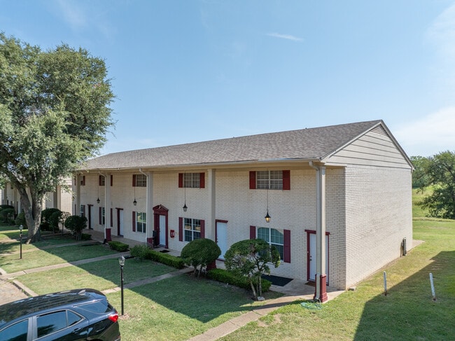 Woodway Park Condominiums in Woodway, TX - Foto de edificio - Primary Photo