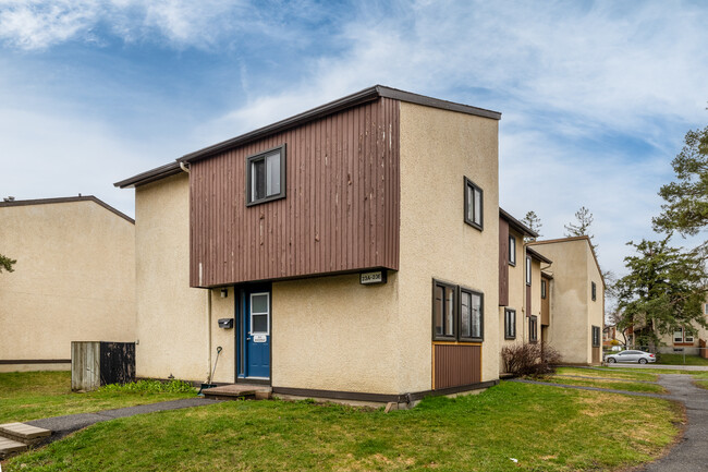 Tanglewood in Ottawa, ON - Building Photo - Building Photo