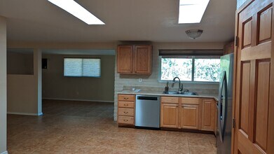 524 N Sarnoff Dr in Tucson, AZ - Building Photo - Building Photo