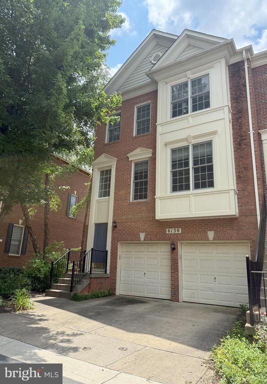 6130 Stonehenge Pl in North Bethesda, MD - Building Photo - Building Photo