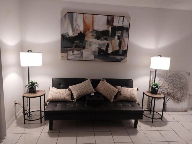 property at 2989 Sir Hamilton Cir