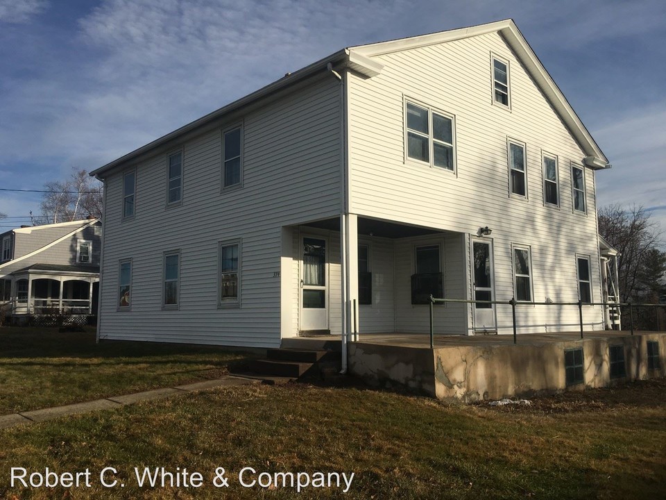 374 Main St in Cromwell, CT - Building Photo