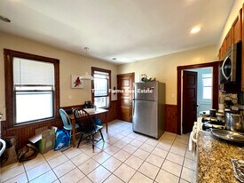 18 Romsey St, Unit 4 in Boston, MA - Building Photo