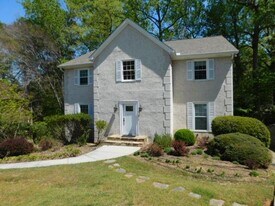 8893 Carroll Manor Dr in Atlanta, GA - Building Photo