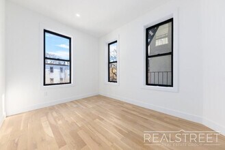 Brand New Large 3 Bed 2 Bath in Bushwick Townhouse! in Brooklyn, NY - Building Photo - Building Photo