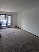 5430 S 34th Ave in Minneapolis, MN - Building Photo - Building Photo