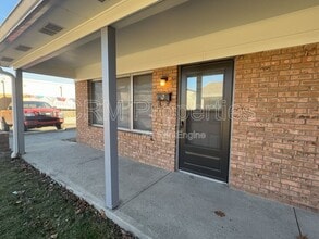 6124 Hillside Ave in Indianapolis, IN - Building Photo - Building Photo