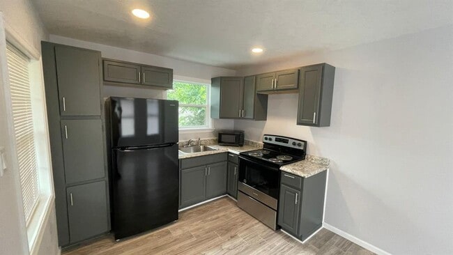 property at 1723 Alta Vista St