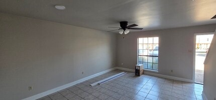 100 Winchester Dr in Lafayette, LA - Foto de edificio - Building Photo