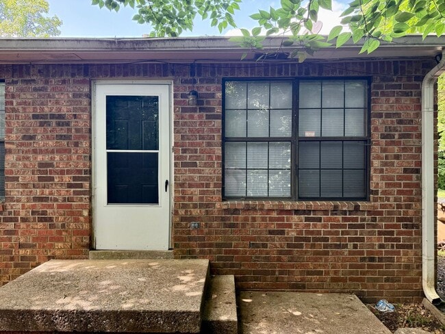 property at 560 E Maple St