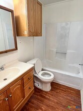 511 W Hutchison St in San Marcos, TX - Building Photo - Building Photo