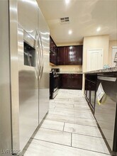 5660 Alta Peak Ct in Las Vegas, NV - Foto de edificio - Building Photo