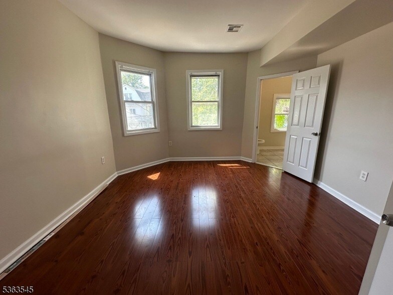 195 N 11th St in Newark, NJ - Building Photo