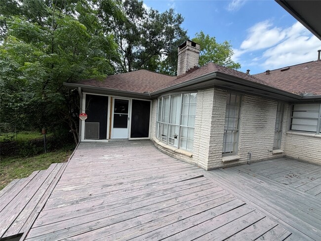 property at 535 Brandon Rd