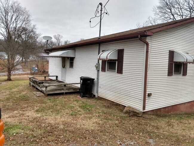 62 Lick Creek Rd in Buncombe, IL - Building Photo - Building Photo