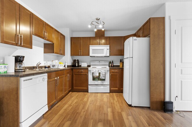 9302 93 St in Grande Prairie, AB - Building Photo - Building Photo