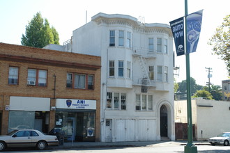 4118 Broadway in Oakland, CA - Building Photo - Building Photo