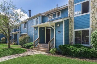 Lakeshore Reserve Off 86th Apartments and Townhomes in Indianapolis, IN - Building Photo