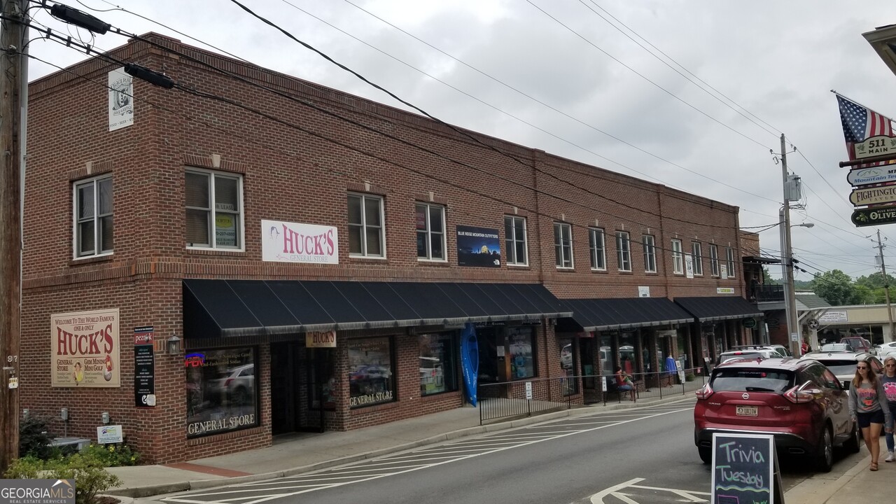 500 W Main St in Blue Ridge, GA - Building Photo