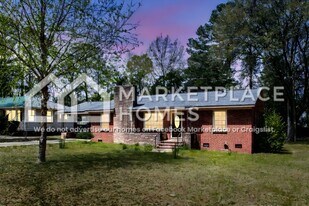 432 Bell Ave in Hartsville, SC - Building Photo