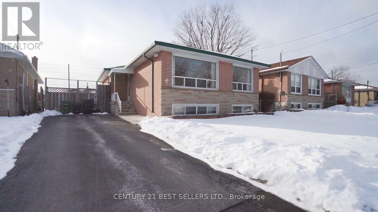 54 Milford Haven Dr in Toronto, ON - Building Photo