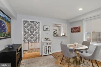 2210 Washington Ave, Unit 102A in Silver Spring, MD - Building Photo - Building Photo