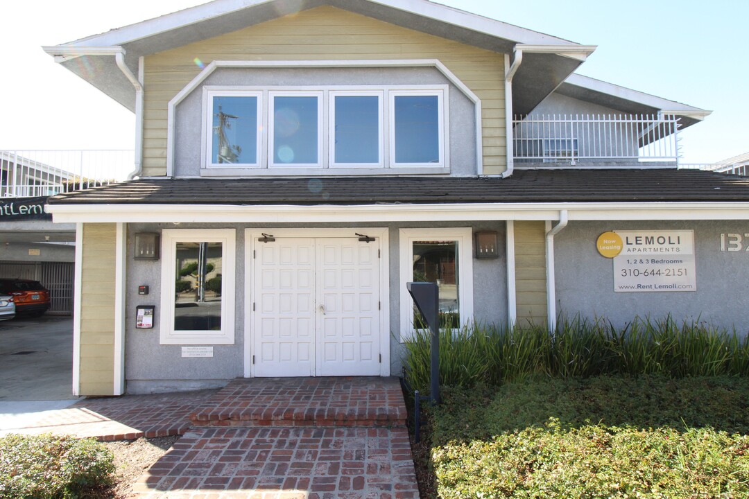 Lemoli Apartments in Hawthorne, CA - Foto de edificio