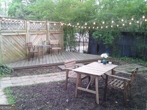 27 Lakeview Dr NE in Atlanta, GA - Building Photo - Building Photo