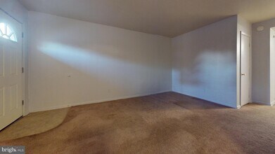 717 Red Lion Rd, Unit 1 in Philadelphia, PA - Building Photo - Building Photo