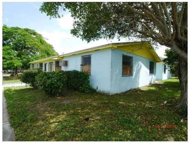 1320 NW 5th Ave in Homestead, FL - Building Photo - Building Photo