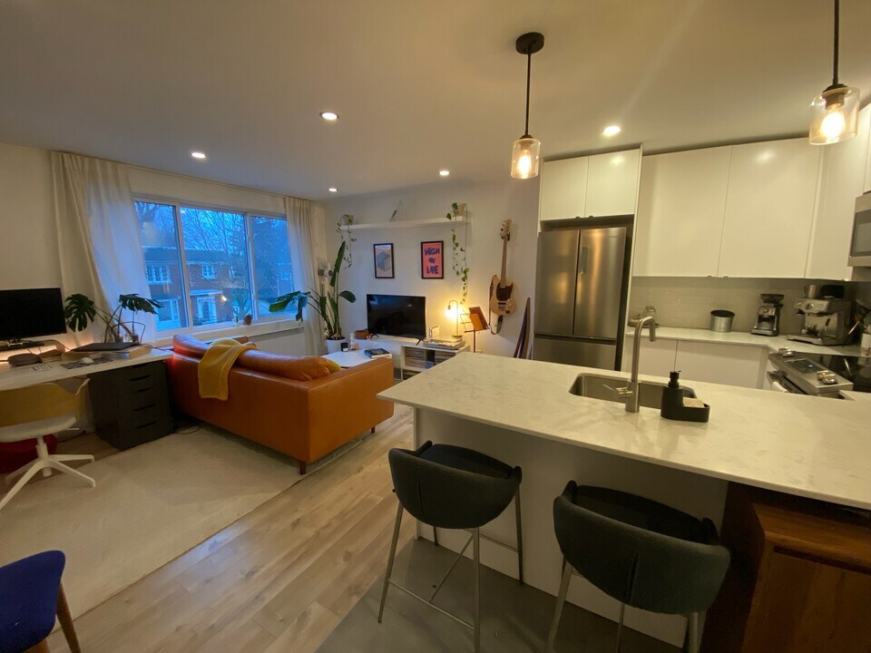 6725 9E Av in Montréal, QC - Building Photo