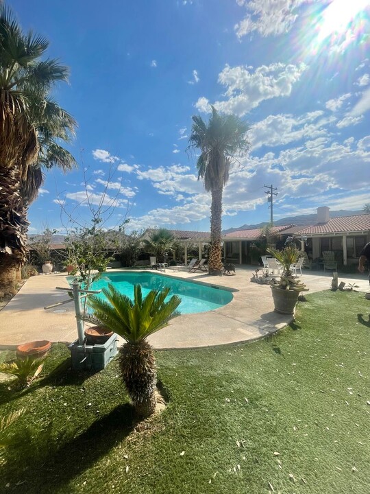 6646 National Park Dr in Twentynine Palms, CA - Foto de edificio