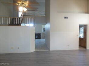 2047 Angel Falls Dr in Henderson, NV - Foto de edificio - Building Photo