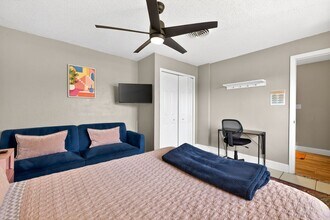 1781 Coral Point Dr in Cape Coral, FL - Building Photo - Building Photo