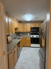 6 Crestview Cir in Londonderry, NH - Building Photo - Building Photo