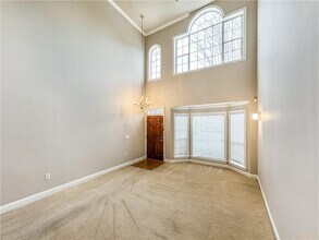 2000 Sterling Ct in Roswell, GA - Building Photo - Building Photo