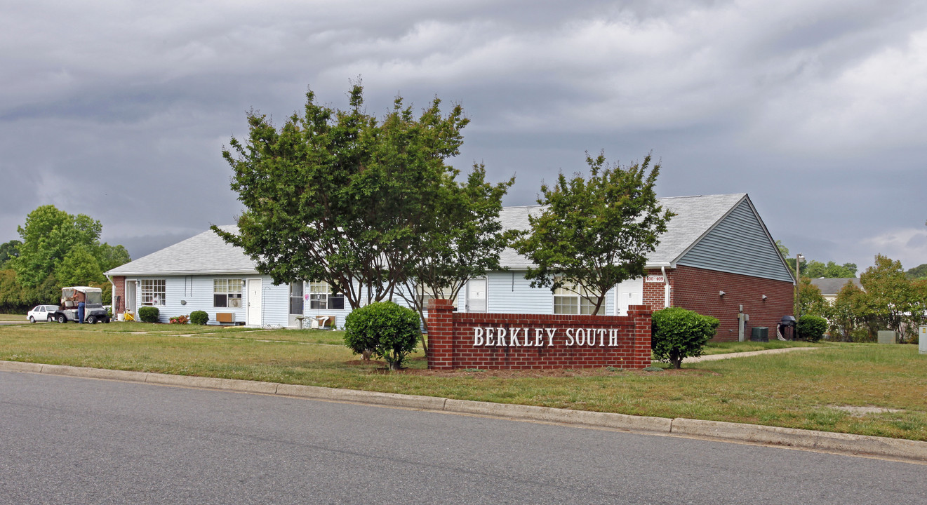 Berkley South in Newport News, VA - Building Photo