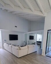 8091 Royal Palm Cir in Tamarac, FL - Building Photo - Building Photo