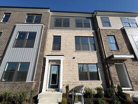 10101 Brook Rd in Glen Allen, VA - Building Photo