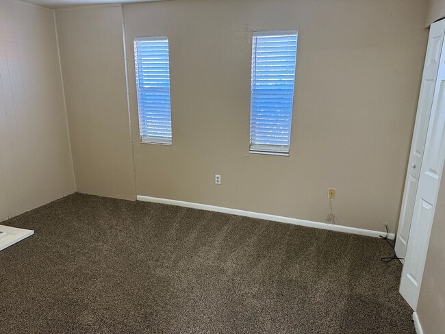 1943 Dawsey St in Tallahassee, FL - Building Photo - Building Photo