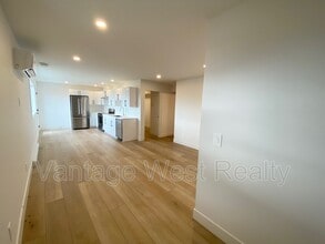 2807-2807 Copper Ridge Dr in West Kelowna, BC - Building Photo - Building Photo