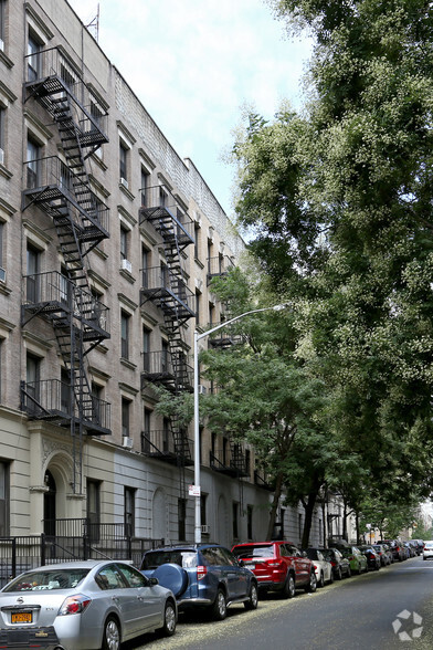 173 W 141st St in New York, NY - Building Photo