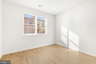 2350 Moore St in Philadelphia, PA - Building Photo - Building Photo