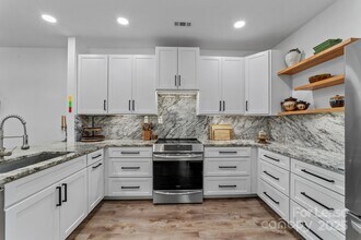 18823 Cloverstone Cir in Cornelius, NC - Building Photo - Building Photo