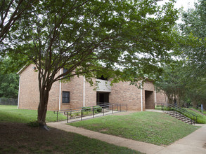 Holly Hills in Mount Holly, NC - Building Photo - Building Photo