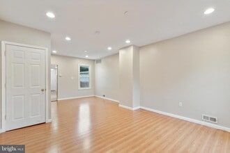 104 Poplar St in West Chester, PA - Building Photo - Building Photo