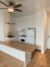1353 S. Carmelina Ave (UDA08) in Los Angeles, CA - Foto de edificio - Interior Photo