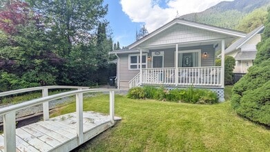 66495 Stephens Rd in Hope, BC - Building Photo - Building Photo