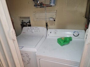 134 Freedom Trl in New Castle, DE - Foto de edificio - Building Photo